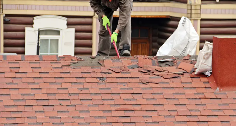 The Benefits Of Hiring A Roofing Contractor For Roof Repairs in Manitowoc WI